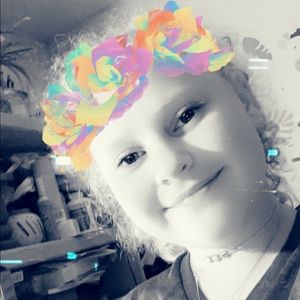 Meet your Posher, Chloe